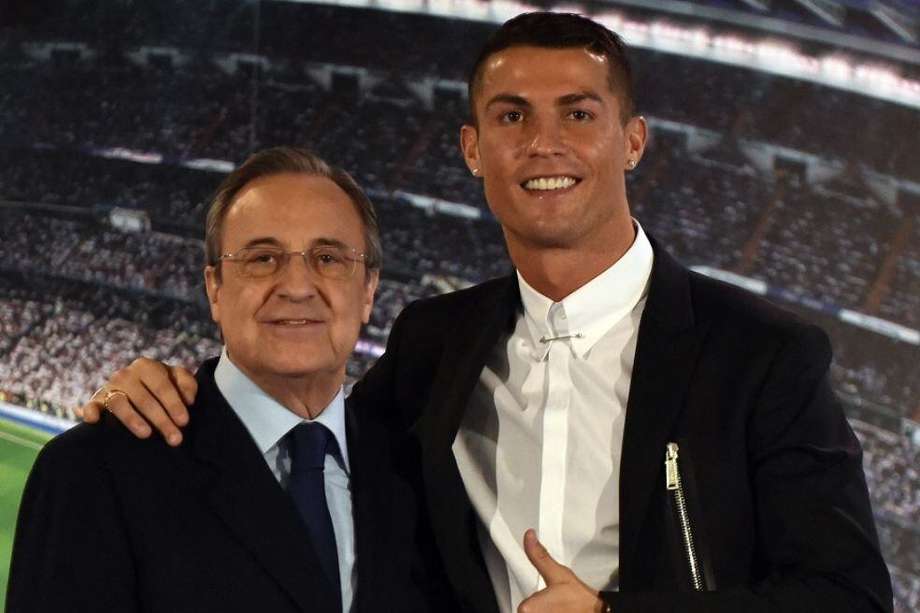 A la izquierda está Florentino Pérez. A la derecha, Cristiano Ronaldo.