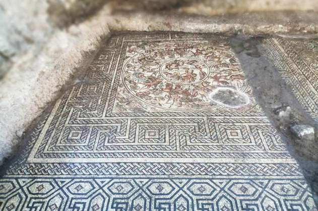 Desentierran un mosaico romano en la ciudad de Rastan, en Siria