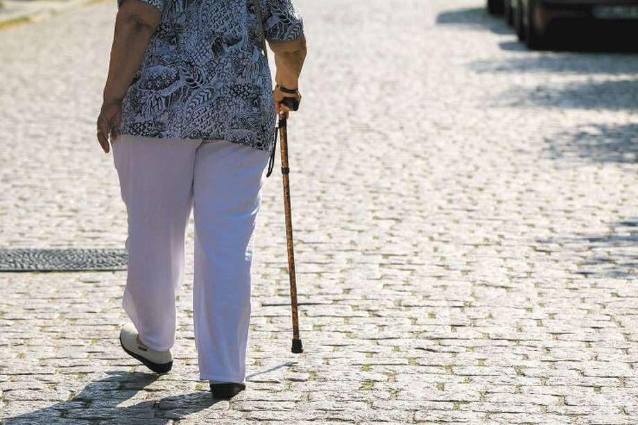 Un sistema de pensiones que castigue la longevidad no sirve por definición, afirman los expertos./ Bloomberg
