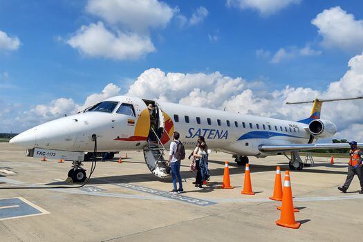 Satena vuela a destinos donde otras aerolíneas no llegan, lugares llenos de encanto natural. Actualmente, la aerolínea está volando a 19 destinos desde Bogotá y a 29 en el país.