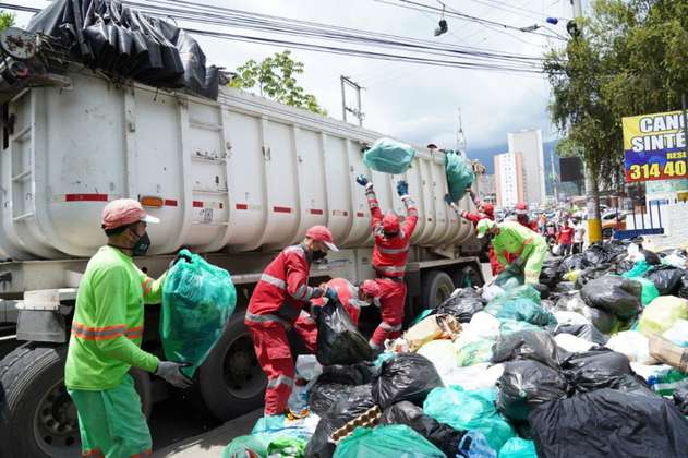 La empresa de aseo de Floridablanca recoge las basuras de las calles de la ciudad
