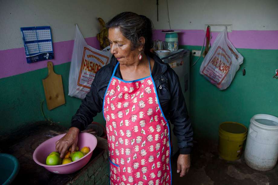 En Colombia, las mujeres rurales dedican 7 horas 52 minutos diarios a las actividades relacionadas con el trabajo doméstico y de cuidado no remunerado.