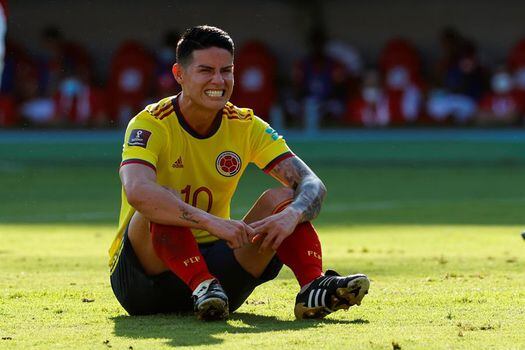 James Rodríguez en la derrota de Colombia contra Perú en Barranquilla por las eliminatorias a Catar 2022.