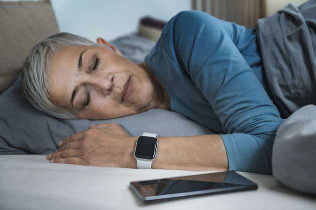 Estos son los beneficios de monitorear tu sueño con un reloj inteligente