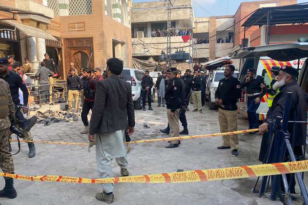 Más de 60 muertos y 150 heridos en ataque en mezquita en Pakistán