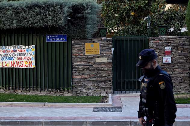 Tras cartas bomba, envían sobres con ojos de animal a Embajada de Ucrania en España
