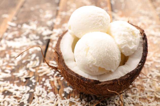Cómo hacer un helado de coco cremoso en leche condensada y con 5 ingredientes