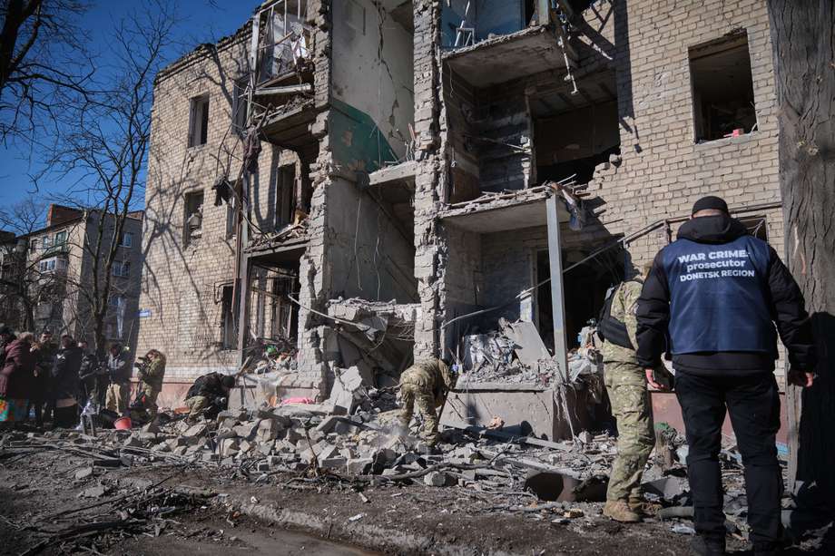 Imagen de un ataque con misiles rusos contra un edificio residencial en Kramatorsk, región de Donetsk, registrado el 14 de marzo de 2023.