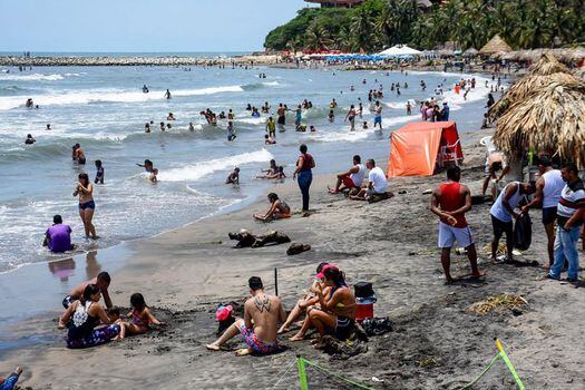 La pareja infringió el Código de Policía, así como las normas de uso de las playas en Puerto Colombia. Imagen de referencia.
