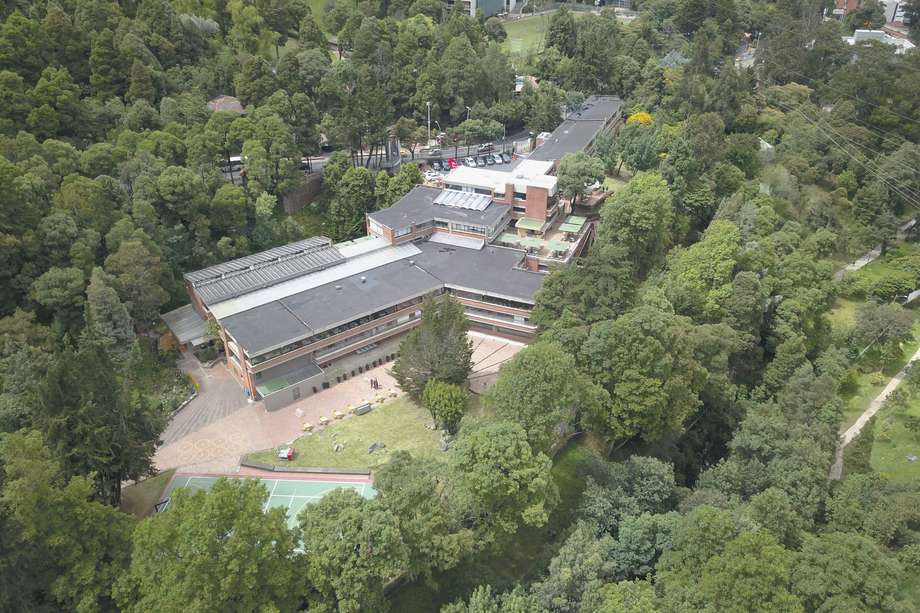 Foto panorámica del Edificio Central del EcoCampus de Los Cerros; Universidad de América.