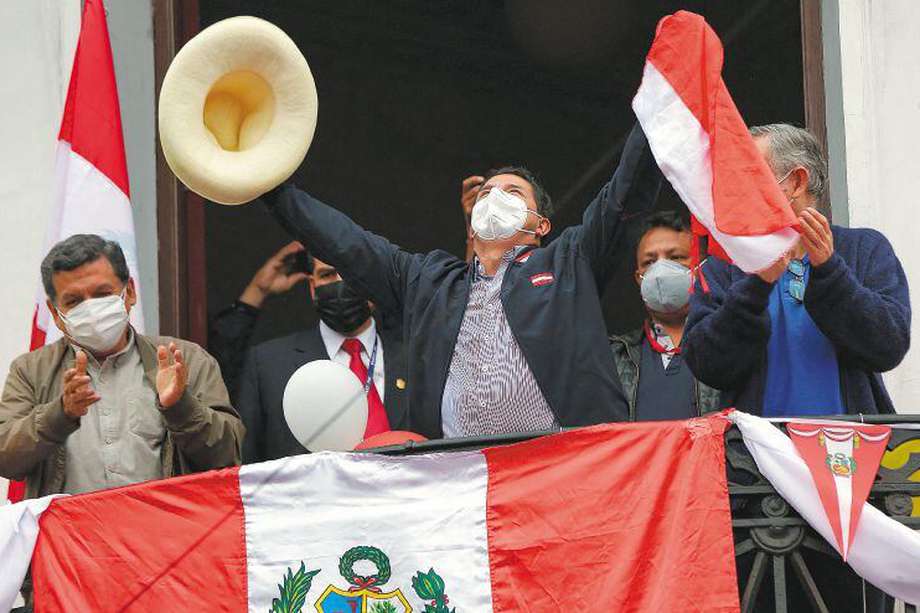 Pedro Castillo celebró antes de tiempo su victoria, pues tendrá que esperar hasta 10 días mientras se revisan las denuncias de Keiko Fujimori. 