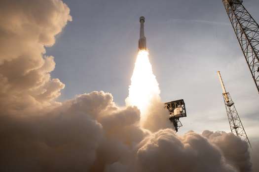 Actualmente, los vuelos de la Nasa para ir y volver de la ISS dependen de Space X, la compañía de Elon Musk. Sin embargo, en 2014 la Agencia también contrató con Boeing la construcción de una cápsula de respaldo. 