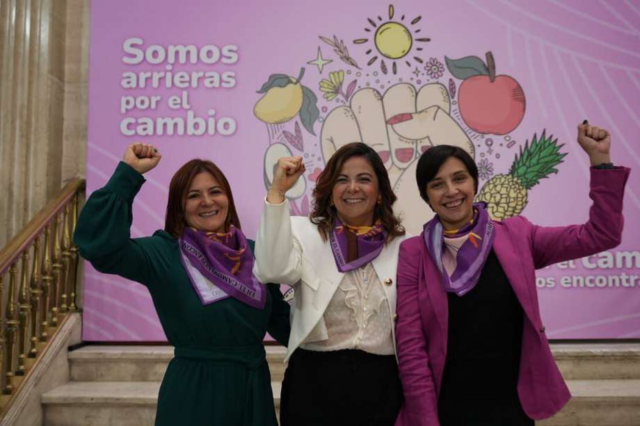 Aura María Duarte, Martha Carvajalino y Jhenifer Mojica.