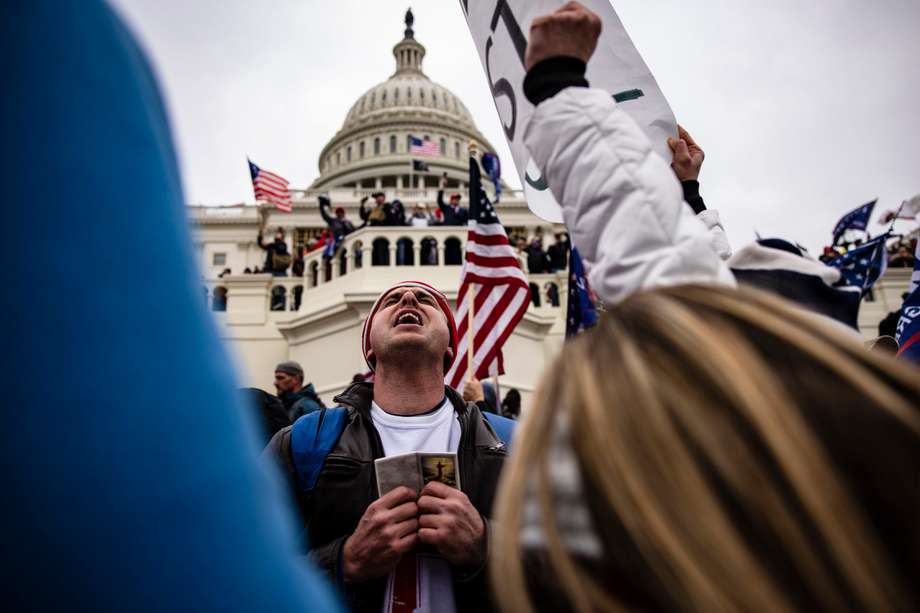 Varios edificios de oficinas del Congreso de Estados Unidos fueron evacuados el miércoles mientras partidarios del presidente Donald Trump asediaban el Capitolio en protesta por la derrota electoral del mandatario