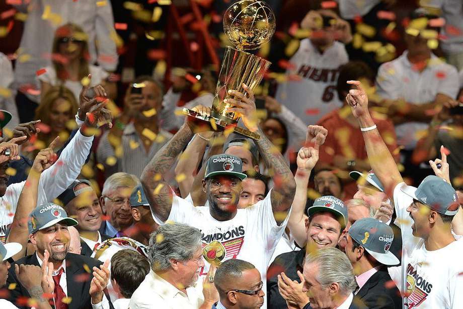 LeBron James consagró a Miami Heat en la élite del deporte mundial cuando ganó los títulos de 2012 y 2013.