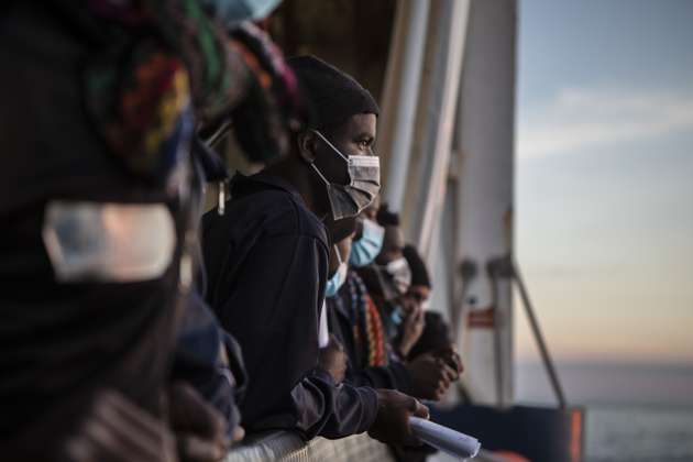 Un día a bordo del barco que rescata a migrantes en el Mediterráneo