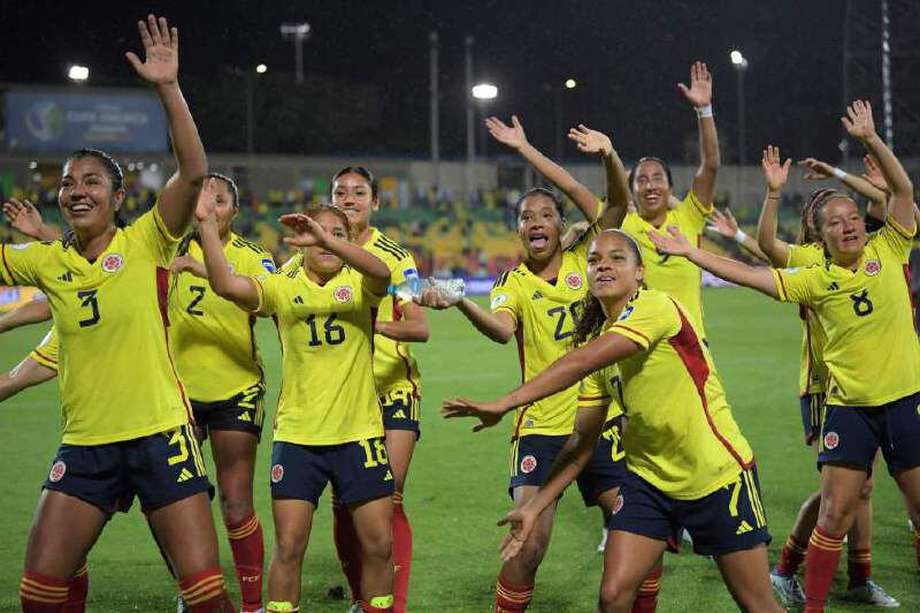 El éxito rotundo de la selección femenina de mayores es un reto a las directivas del fútbol colombiano para estar a la altura de nuestras atletas. / Fotografía de Raul Arboleda (AFP).
