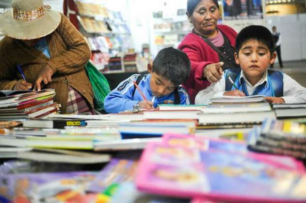 Feria de Libro de Cusco comienza con entrega de Premio Nacional de Literatura