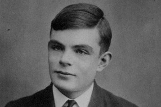 Alan Turing concibió una máquina cuyas operaciones pudieran ser programadas para realizar diversas tareas y así abrió el camino a la era de la informática.  / Wikipedia