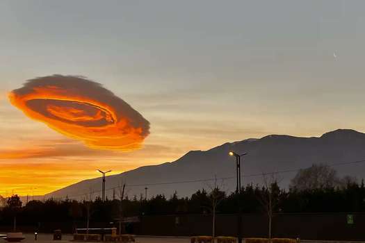 La nube de tipo lenticular fue vista en Bursa, Turquía.