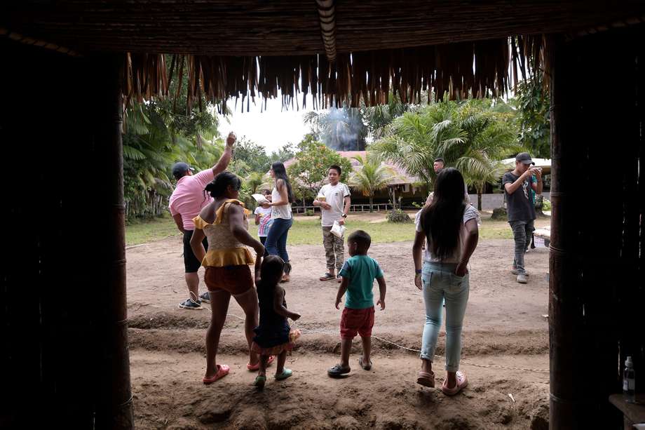 Indígenas de la comunidad Libertad en Mitú, Vaupés.