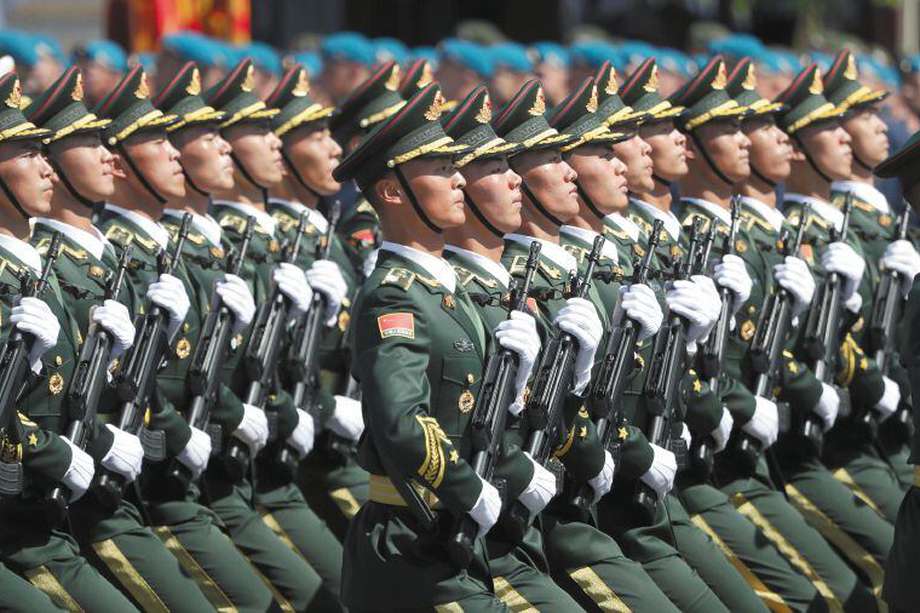Imagen de archivo de soldados del Ejército Popular de Liberación de China marchando hacia la Plaza Roja durante Día de la Victoria ruso.  / AP