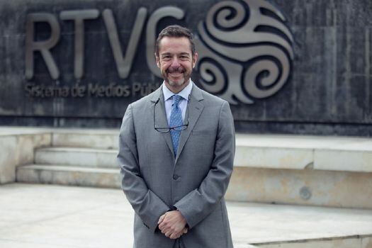 Álvaro García ha ganado el Premio Nacional de Periodismo Simón Bolívar seis veces. / Cortesía: RTVC