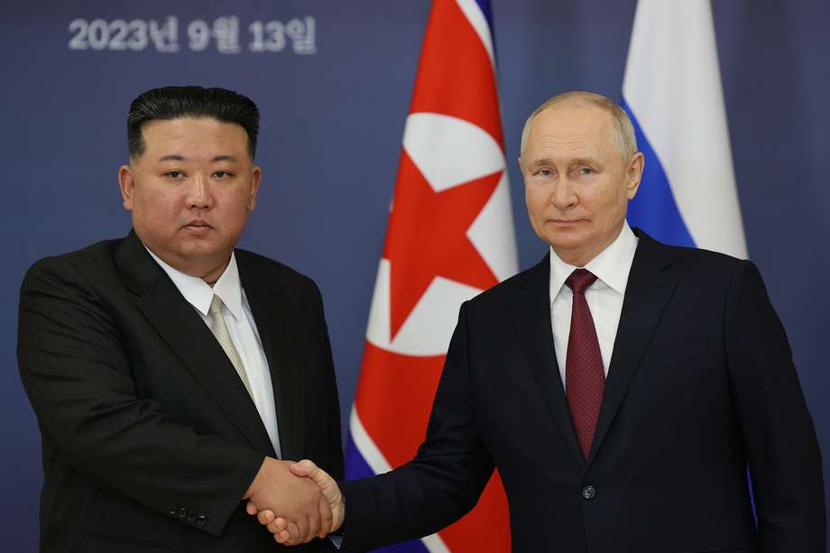 La cumbre entre Vladimir Putin y Kim Jong-un en Rusia afianzará las relaciones entre los dos países, con la posibilidad de negociar acuerdos sobre armas norcoreanas. 
