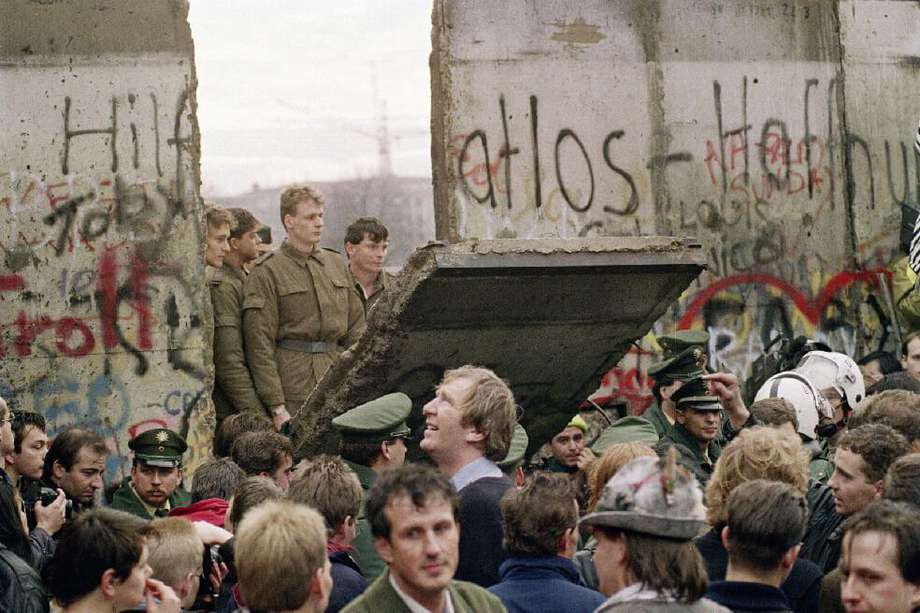 El fantasma del Muro de Berlín es convocado sin cesar por quienes defienden el statu quo en contra de quienes tratan de criticarlo. / AFP/ Getty Images