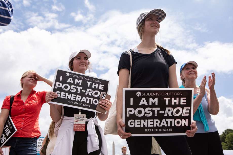 Foto de archivo. Activistas contra el aborto participan en una manifestación del Día de la Celebración de la Vida, en el Monumento a Lincoln, en Washington D.C.