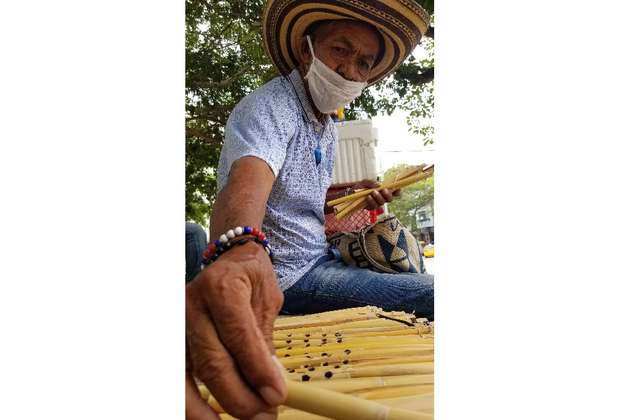 Andrés “el Cangle” Jiménez: el eterno luthier de las flautas de millo