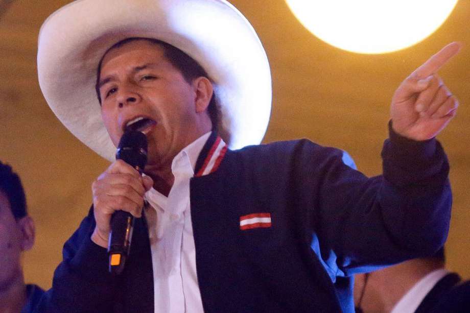 El organismo electoral de Perú finalmente proclamó a Pedro Castillo como presidente electo; se posesionará el 28 de julio.