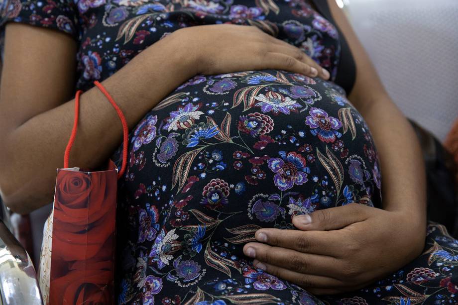 ¿Cuáles son los síntomas en los ultimos días de embarazo? . EFE/ Orlando Barría ARCHIVO
