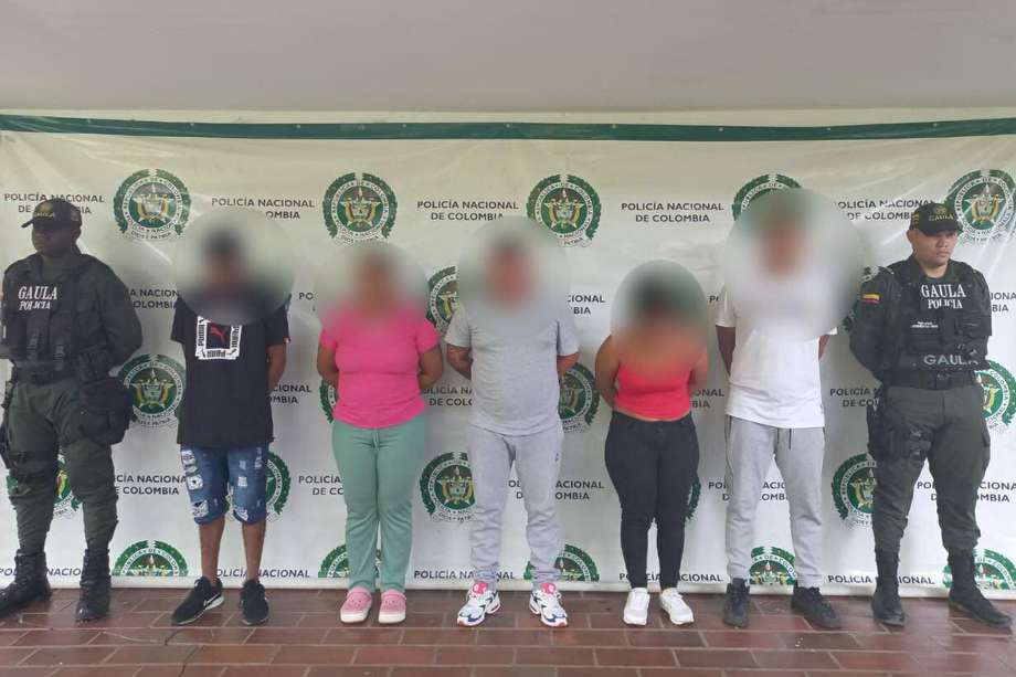 Cinco personas fueron capturadas por la Policía de Cali, señaladas de retener a un hombre proveniente de Bogotá en contra de su voluntad y exigir 150 millones de pesos para su liberación.