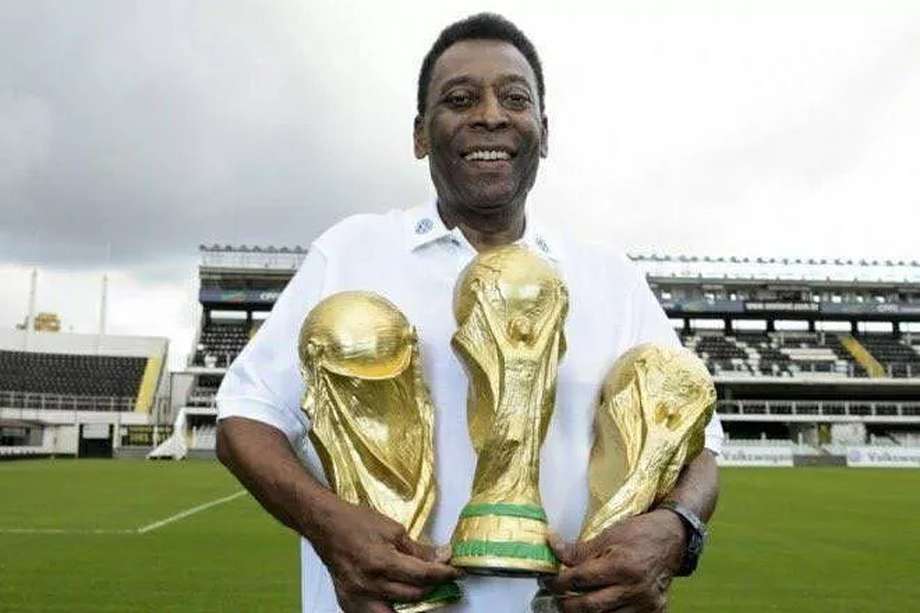 Pelé es el único futbolista en la historia que ganó tres Copas del Mundo.