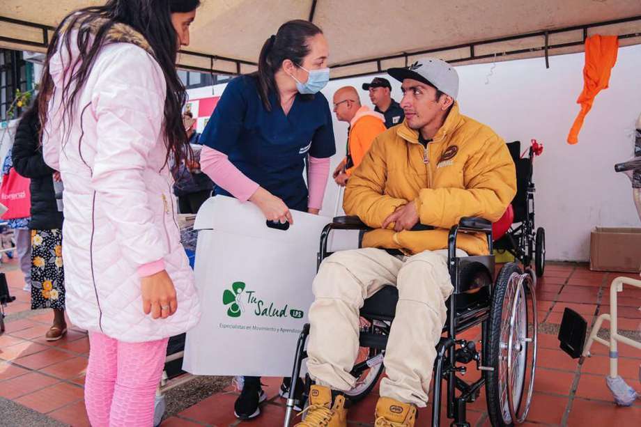 Ayudas a personas en condición de discapacidad en San Cristóbal.