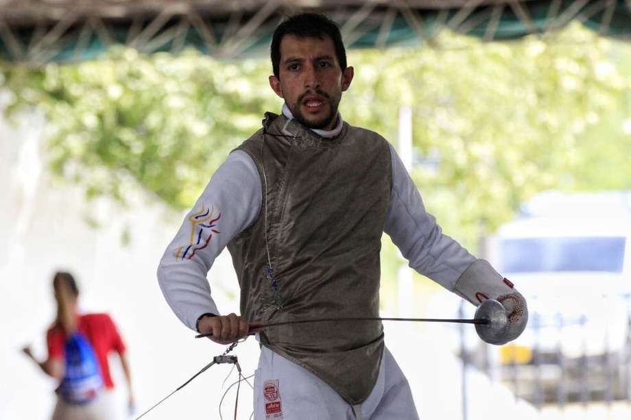 El esgrimista Santiago Pachón se quedó con el primer bronce para Colombia.