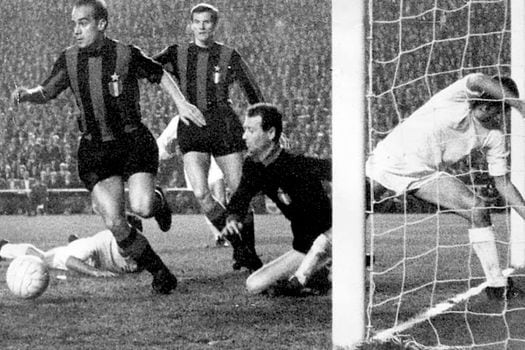 El histórico Inter de Milán que dirigía Helenio Herrera le ganó 3-1 a Real Madrid la final de la Copa de Europa de 1964, en el Praterstadion de Viena.