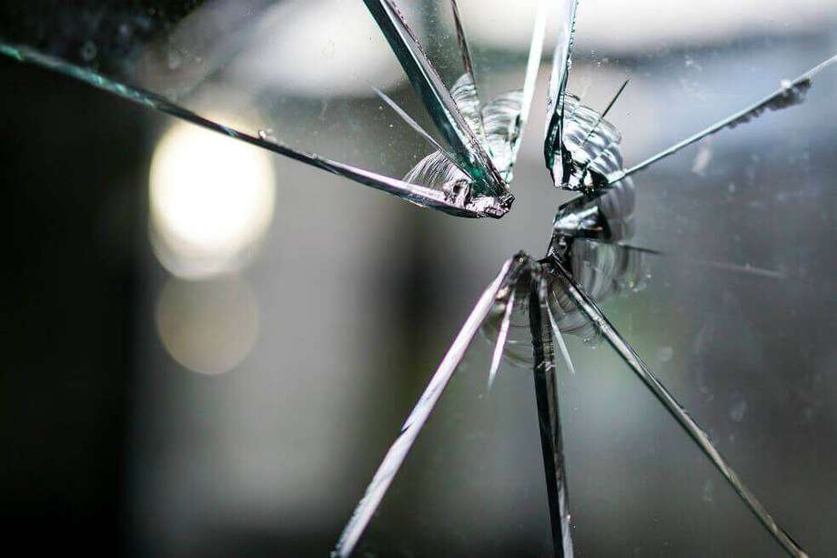 El operativo se realizó en el barrio Patio Bonito, en el sur de la ciudad. Los hombres hurtaron el celular del conductor de una camioneta.  