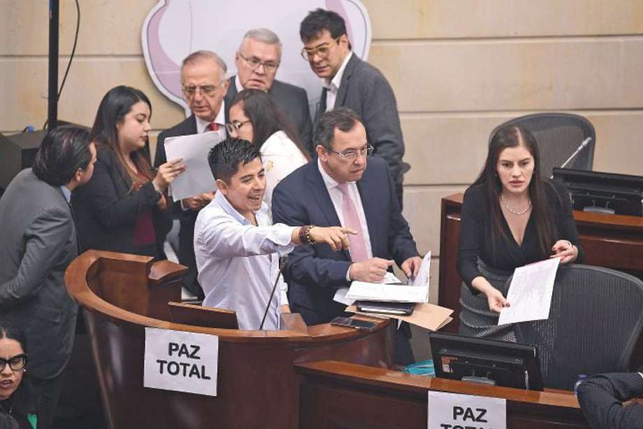 Gobierno y su coalición en el Congreso lograron aprobar ya el proyecto de ley para la paz total. / Mauricio Alvarado