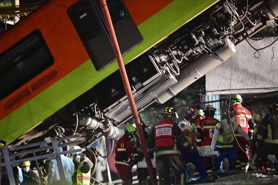 Dos vagones del metro de México colapsaron dejando decenas de muertos y heridos.