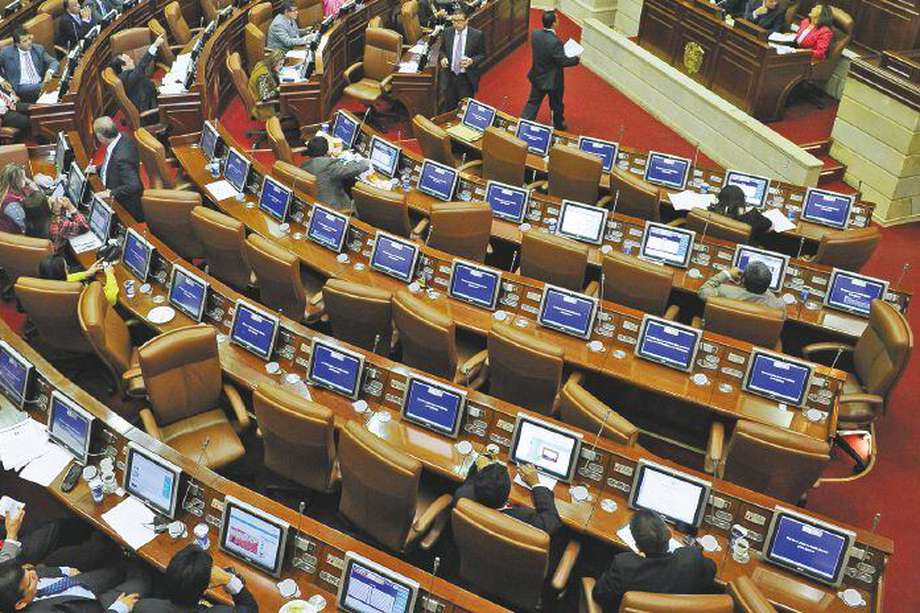 La proposición buscaba que los congresistas no recibieran mensualmente los $14 millones que perciben en gastos de representación mientras las sesiones fuesen remotas. /Archivo