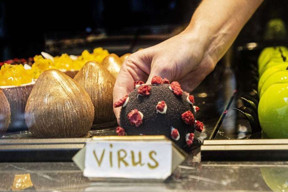 Las medidas para frenar el coronavirus se han relajado en Europa, provocando un incremento de los casos. La imagen del virus incluso se volvió un postre en República Checa, uno de los países con una de las peores tasas de propagación del virus.