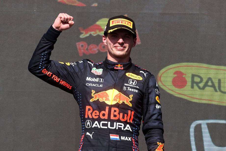 Max Verstappen celebra su nueva victoria.
