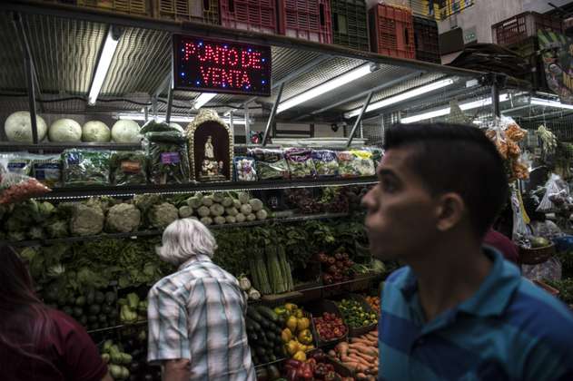 Hiperinflación de Venezuela fue de 24.571 % en un año