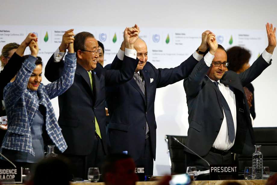 El 12 de diciembre de 2015 en París, tras dos semanas de negociaciones frenéticas, se cerraba la Conferencia sobre el Clima con el primer acuerdo global para enfrentar la emergencia climática.
