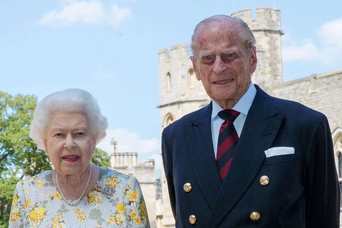 Imagen de la Reina Isabel II junto al Duque de Edinburgo durante la celebración de su cumpleaños número 99.