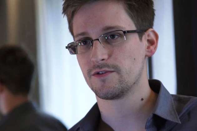 Edward Snowden recibió su documento de ciudadano ruso