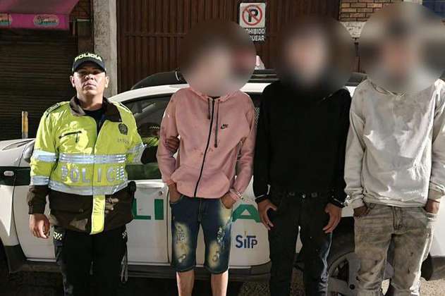 Policía Bogotá capturó a presuntos ladrones de celulares en Transmilenio