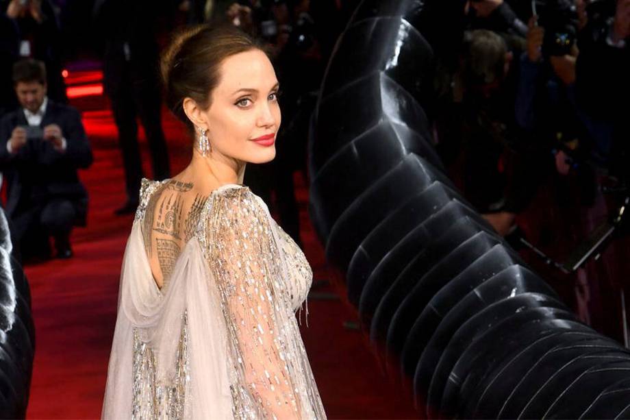 Angelina Jolie aportó inicialmente el 40% del dinero que costaba la propiedad, pero en la repartición de bienes quedó con el 50% , que vendió a un multimillonario ruso.